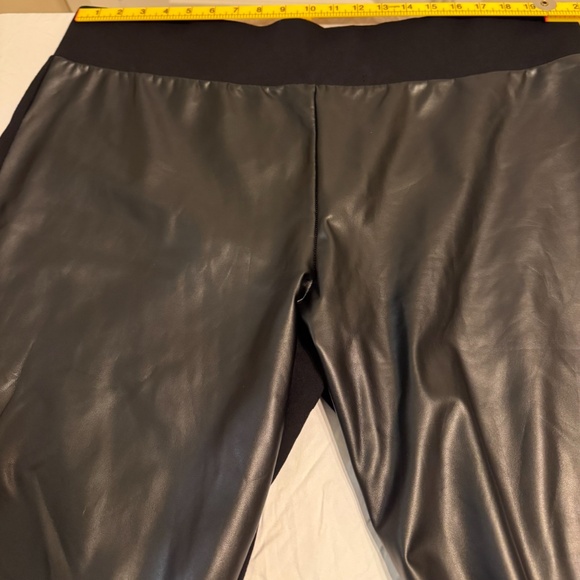 🖤 Torrid Faux-Leather Front Ponte Pants | Black | Size 4 (4X/26) - Picture 4 of 4